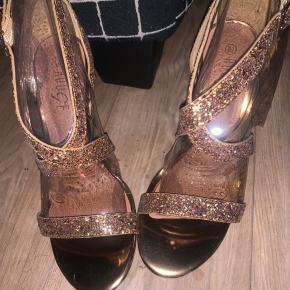 Heels - Picture 3 of 4